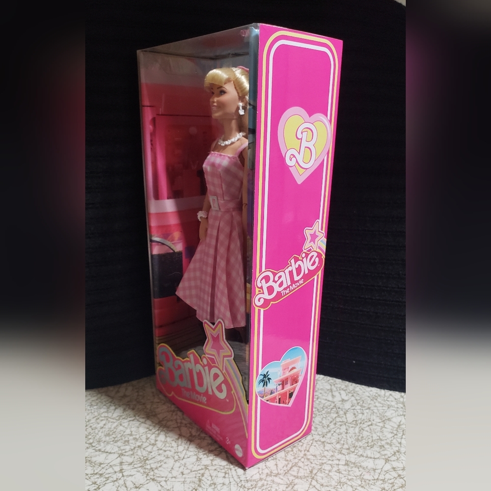 Barbie the Movie Margot Robbie Collectible Barbie Doll NWT - Picture 5 of 6